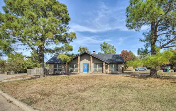 11613 Footmans Court, Yukon, OK 73099