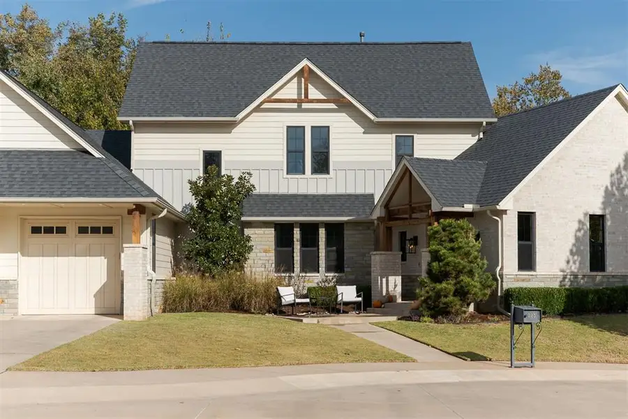 725 E Clegern Place Court, Edmond, OK 73034 - Image #2