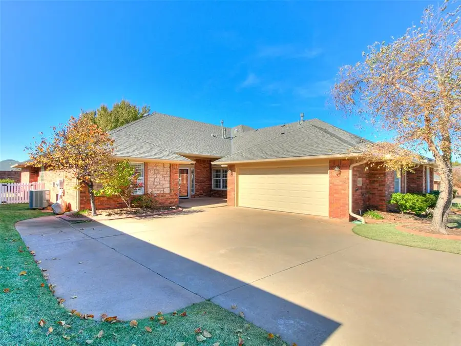 15301 Rocky Mountain Drive, Edmond, OK 73013 - Image #2
