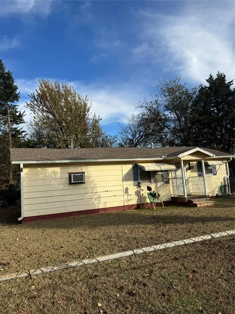 320 S Pine Street, Guthrie, OK 73044 - Image #2