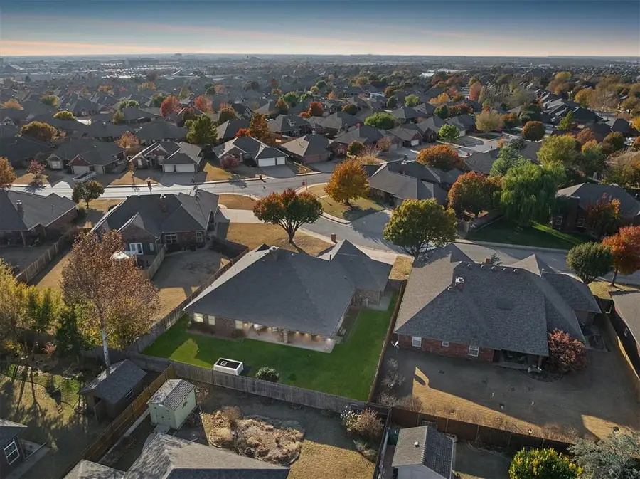 15604 Brenner Pass, Edmond, OK 73013 - #3