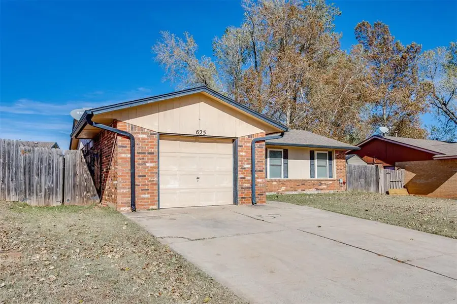 625 W Carson Drive, Mustang, OK 73064 - Image #2
