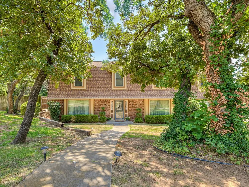 1601 N Mistletoe Lane, Edmond, OK 73034 - Image #1