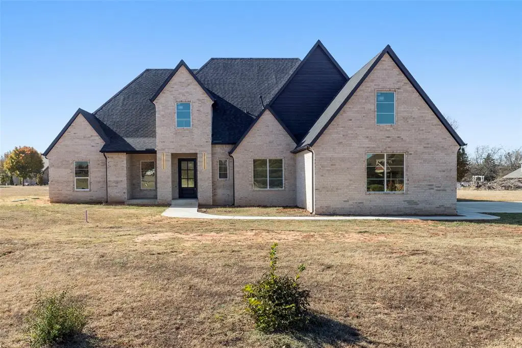 7222 Jordan Drive, Tuttle, OK 73089 - Image #1