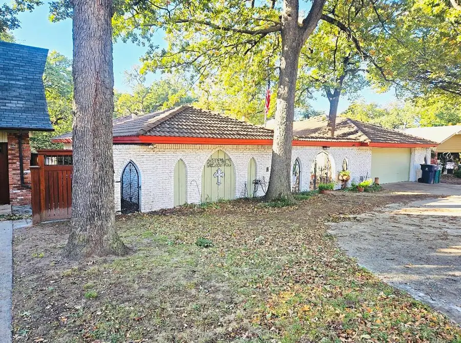 8216 Golden Oaks Road, Oklahoma City, OK 73127 - Image #2