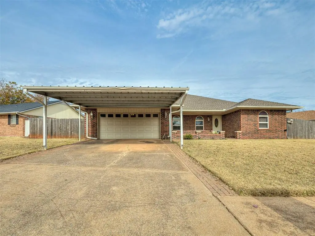 1109 E Hills Drive, Moore, OK 73160 - Image #1