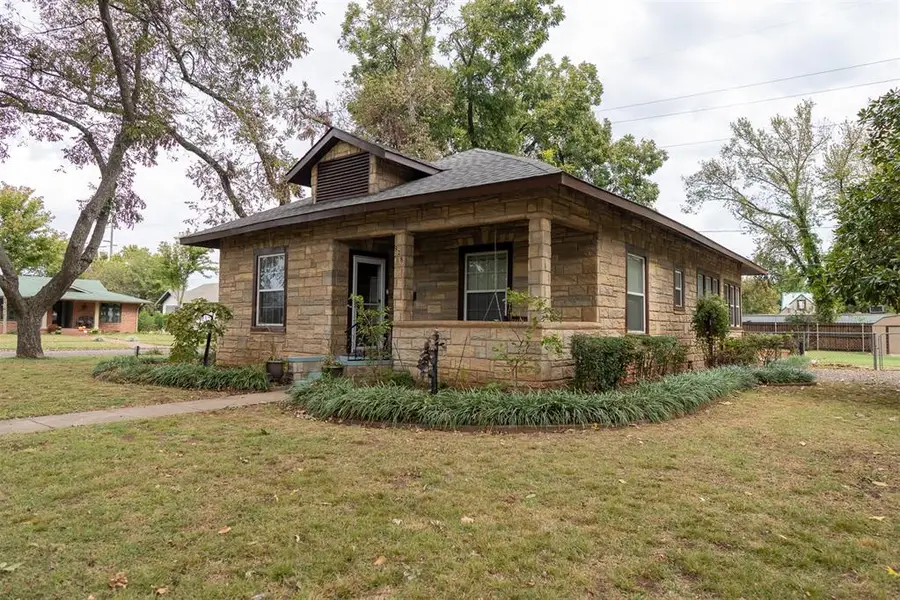 828 N Pine Street, Pauls Valley, OK 73075 - Image #2