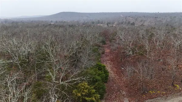 2 Berry Patch Road, Eufaula, OK 74432