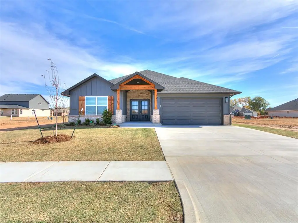 7612 Wilshire Woods Drive, Yukon, OK 73099 - Image #1