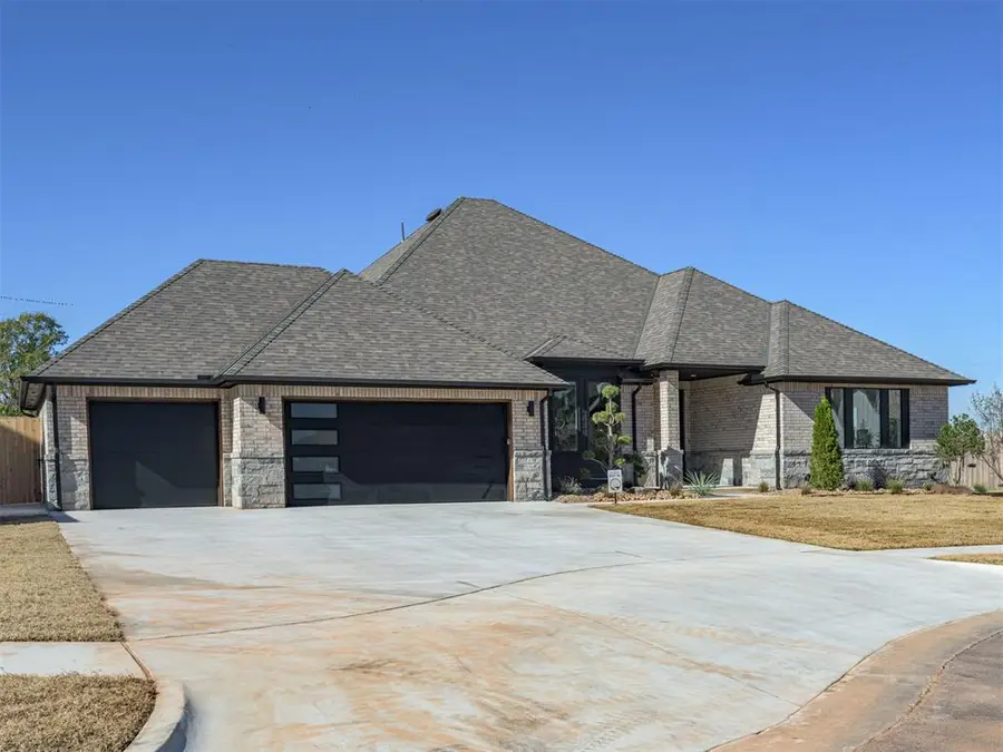 3901 Sorano Drive, Moore, OK 73160 - Image #2