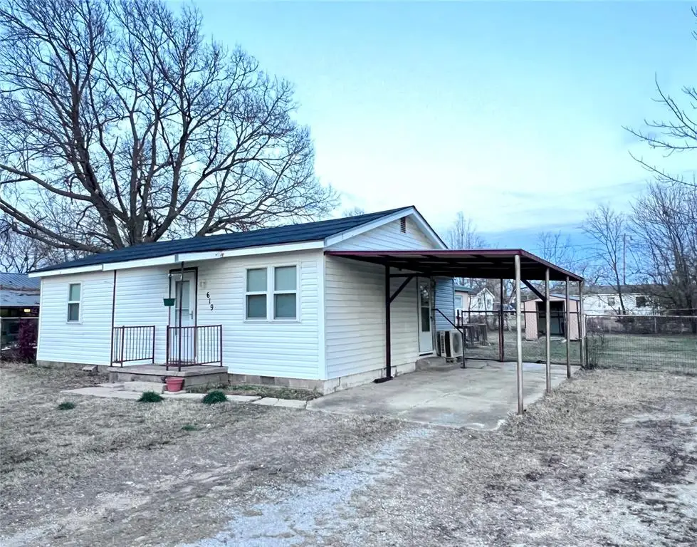 619 N Hyden Street, Stratford, OK 74872 - Image #1