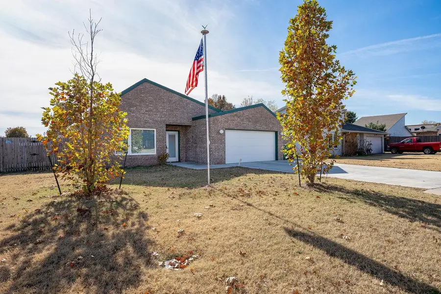 11612 SW 5th Street, Yukon, OK 73099 - Image #3