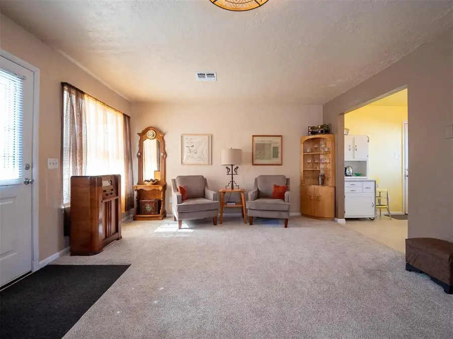 23 E Ridgecrest Drive, Chickasha, OK 73018 - Image #3