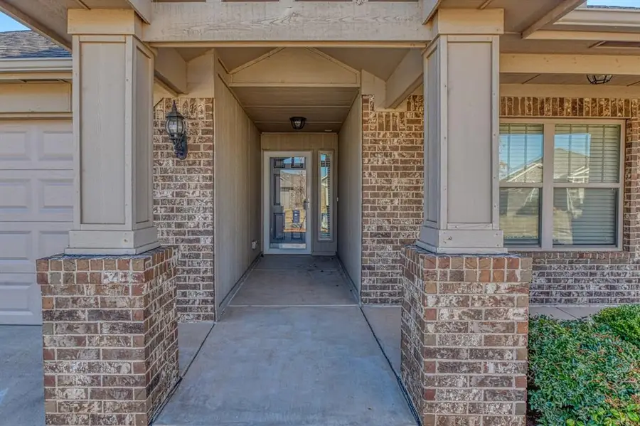 19108 Hecho Drive, Edmond, OK 73012 - Image #3