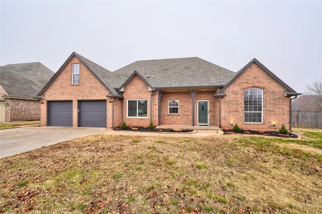 320 E Richmond Terrace, Mustang, OK 73064 - Image #1