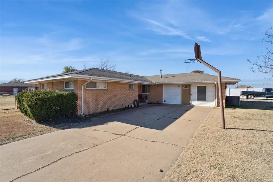 111 N Plum Avenue, Union City, OK 73090 - Image #2