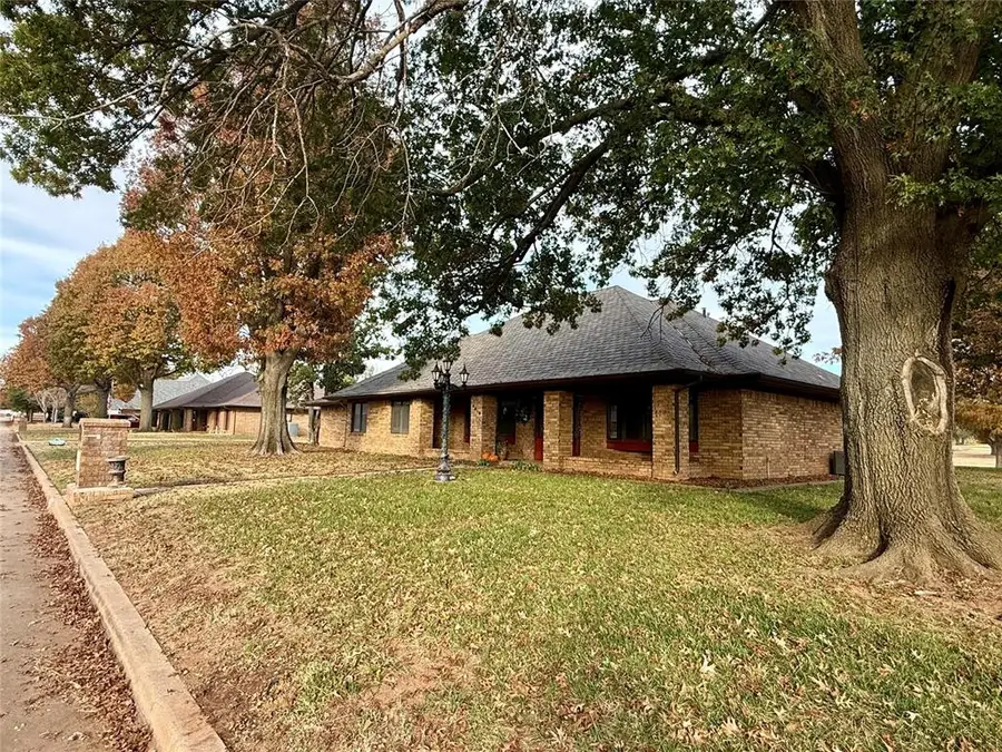 2819 Country Club Drive, Chickasha, OK 73018 - Image #2