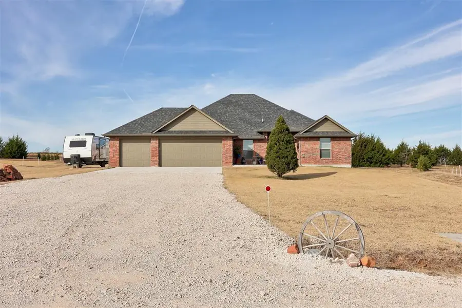 2401 Gallant Fox Terrace, Guthrie, OK 73044 - Image #2