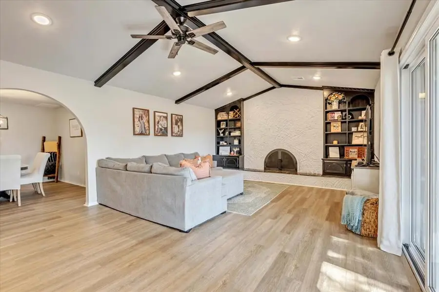 11212 Folkstone Drive, Yukon, OK 73099 - Image #3