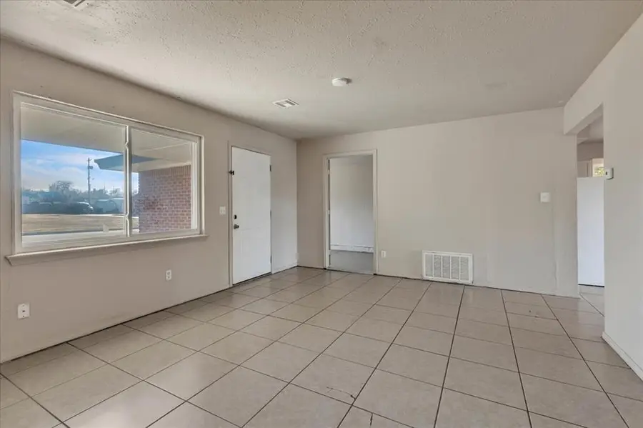 717 NE 37th Street, Oklahoma City, OK 73105 - Image #3