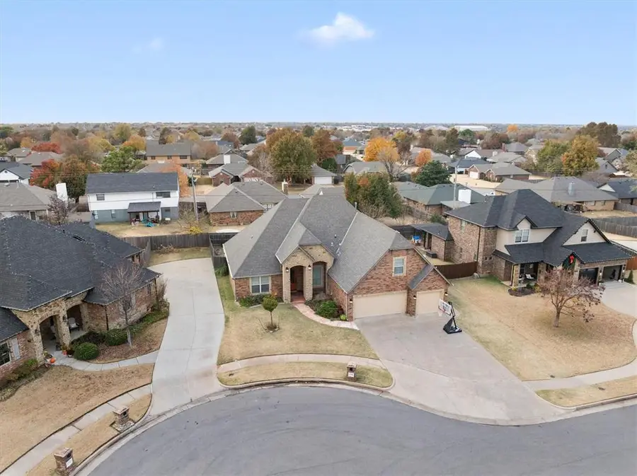 17709 Griffin Cove Court, Edmond, OK 73012 - Image #3