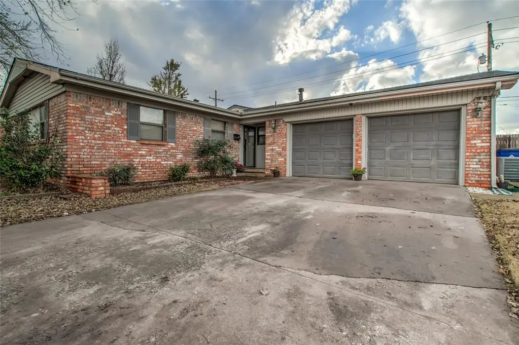 24 Ridgecrest Drive, Chickasha, OK 73018 - Image #1