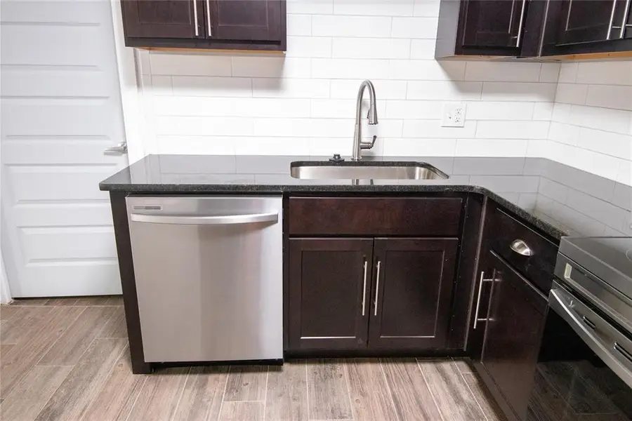 816 S Santa Fe Drive, Edmond, OK 73003 - Image #2