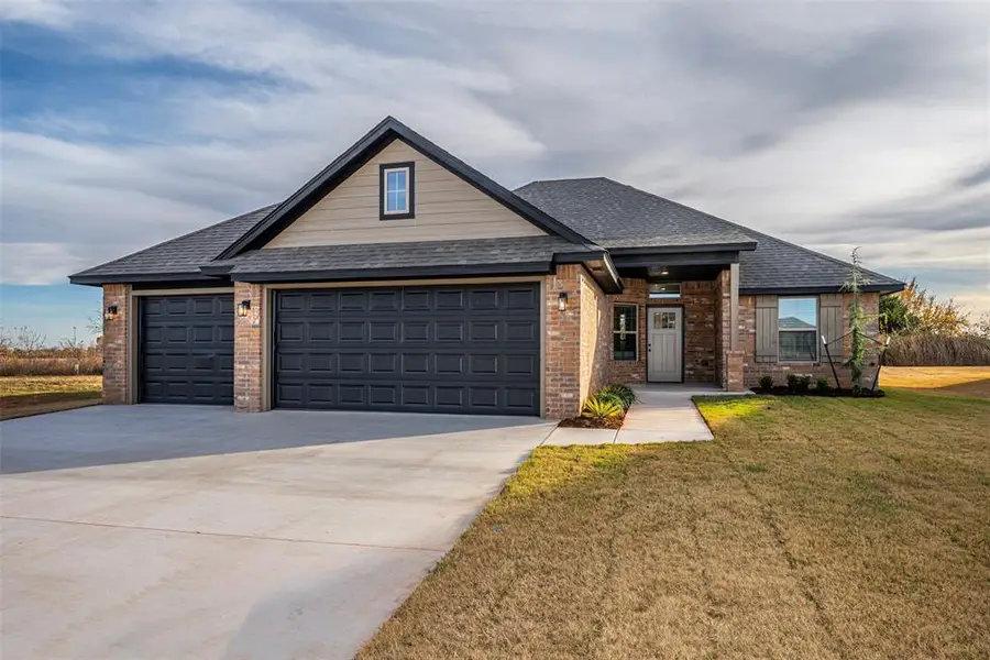 2024 W Crossbow Way, Mustang, OK 73064 - Image #3