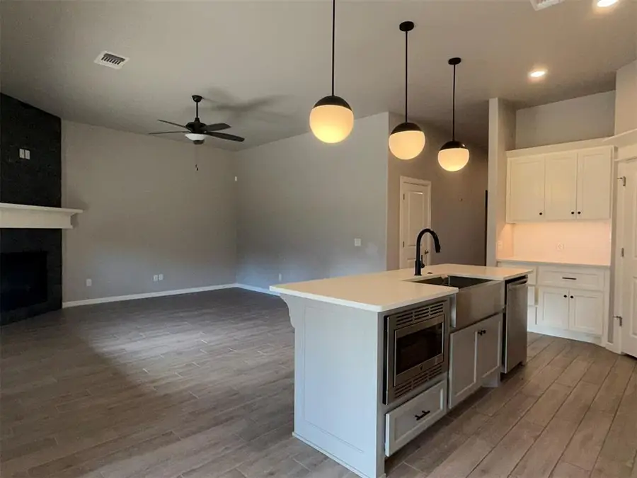 9304 NW 90th Street, Yukon, OK 73099 - Image #2