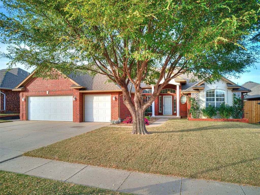 1809 Parkway Drive, Moore, OK 73160 - Image #1