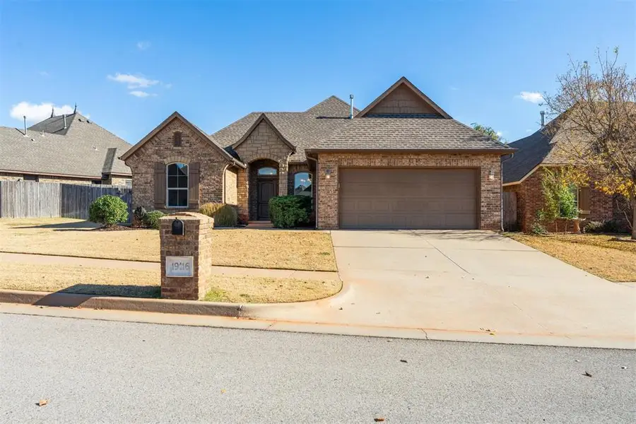 19116 Pinehurst Trail, Edmond, OK 73012 - Image #2