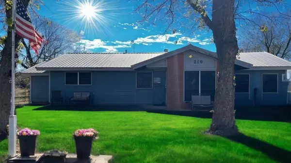 210 Hoover Circle, Elk City, OK 73644