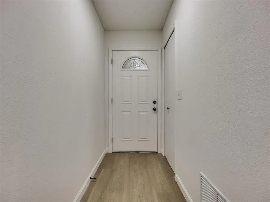 221 N English Drive, Moore, OK 73160 - Image #3