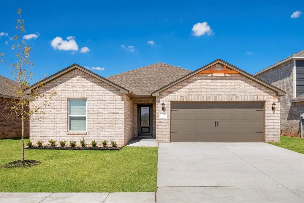 733 Luna Way, Tuttle, OK 73089 - Image #1