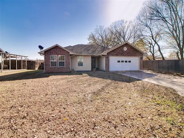 912 W Oak Street, Stroud, OK 74079