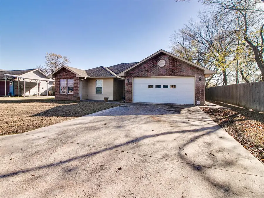 912 W Oak Street, Stroud, OK 74079 - Image #2