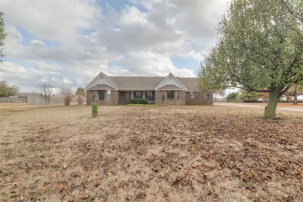 2303 Lakewood Drive, Chickasha, OK 73018