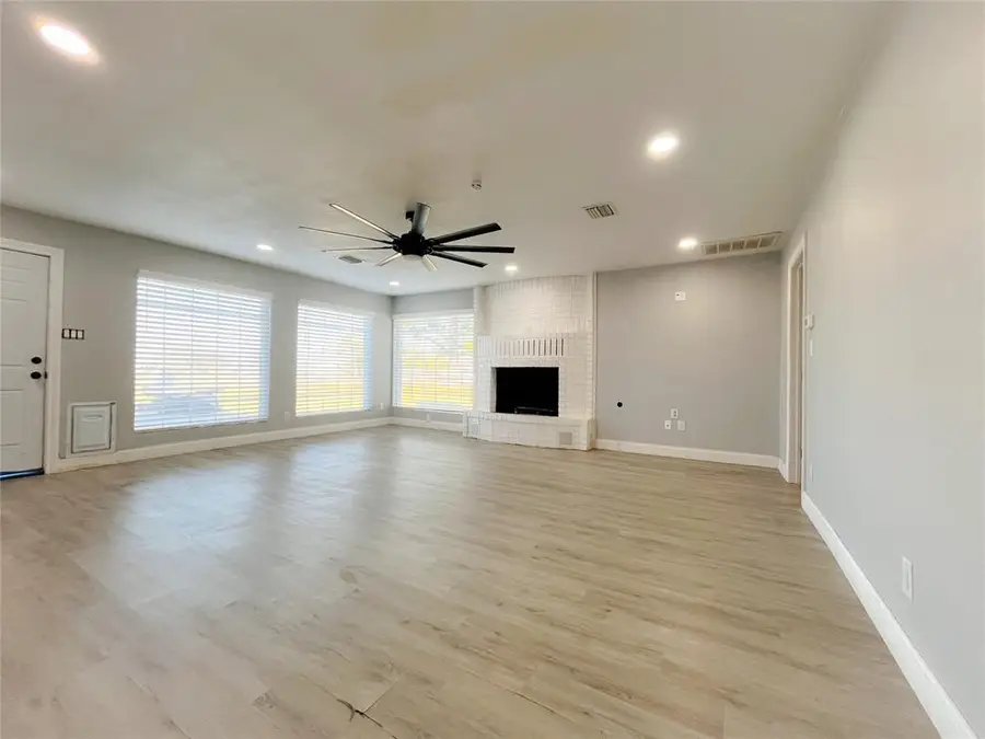 500 E Iowa Street, Walters, OK 73572 - Image #3