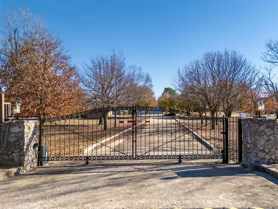 18301 Drummond Road, Shawnee, OK 74801 - Image #2