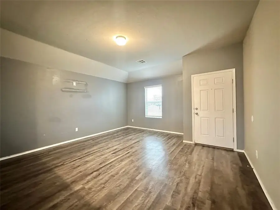 1914 Oak Tree Court, Shawnee, OK 74804 - Image #3