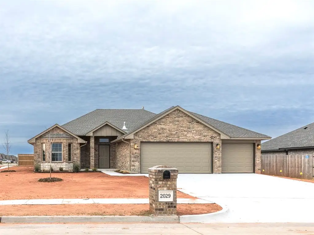 2029 W Flintlock Way, Mustang, OK 73064 - Image #1