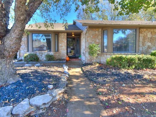 308 N Rockypoint Drive, Edmond, OK 73003 - Image #1
