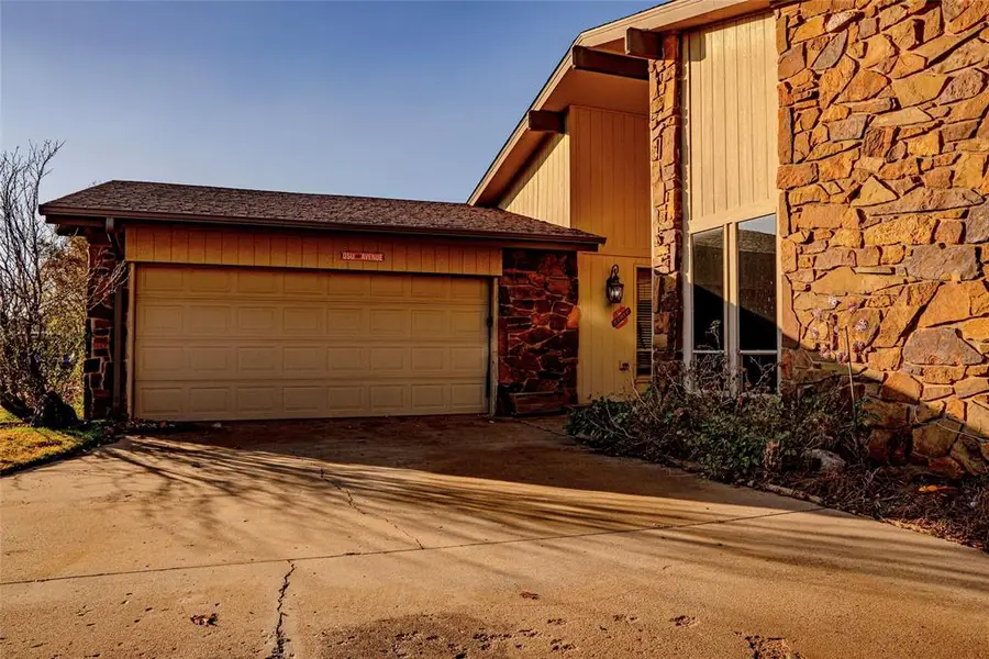 8301 Willow Creek Boulevard, Oklahoma City, OK 73162 - Image #3