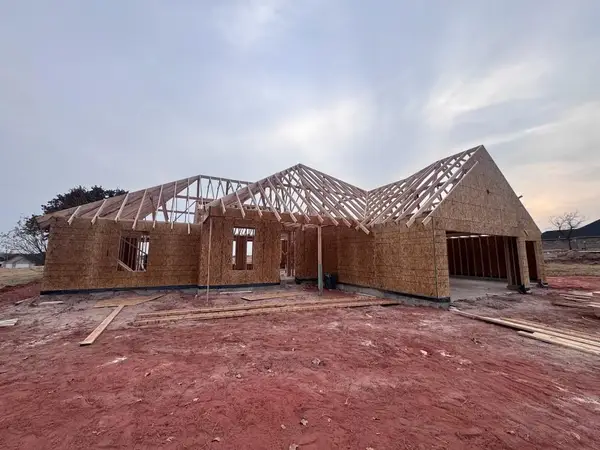 2443 Wolf Creek Bend, Blanchard, OK 73010