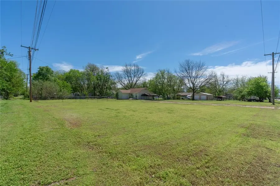 410 W Comanche Street, Lindsay, OK 73052 - Image #2