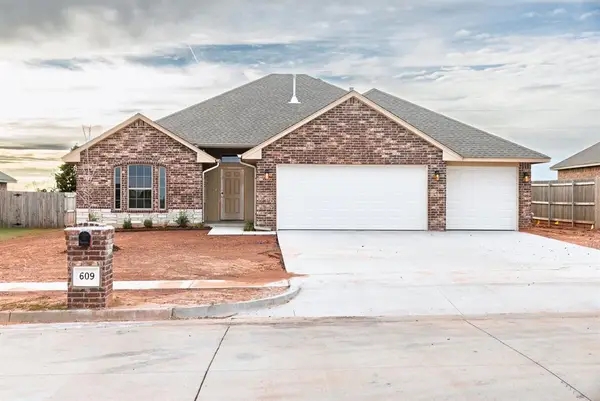 609 N Fox Way, Mustang, OK 73064