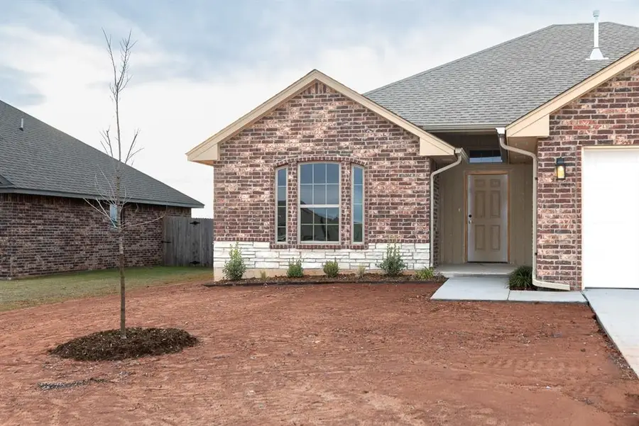 609 N Fox Way, Mustang, OK 73064 - Image #2