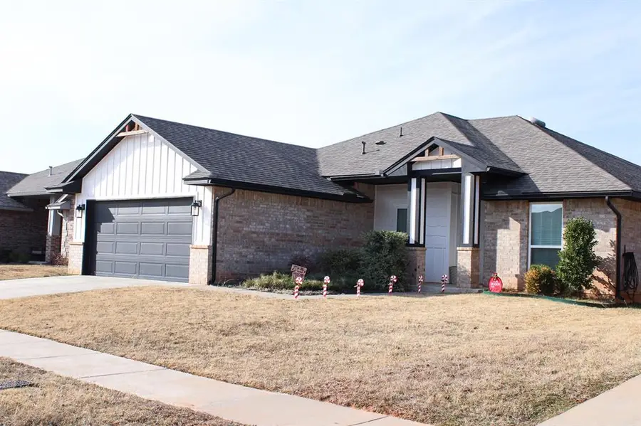 4705 Apatite Bluff Drive, Oklahoma City, OK 73179 - Image #2