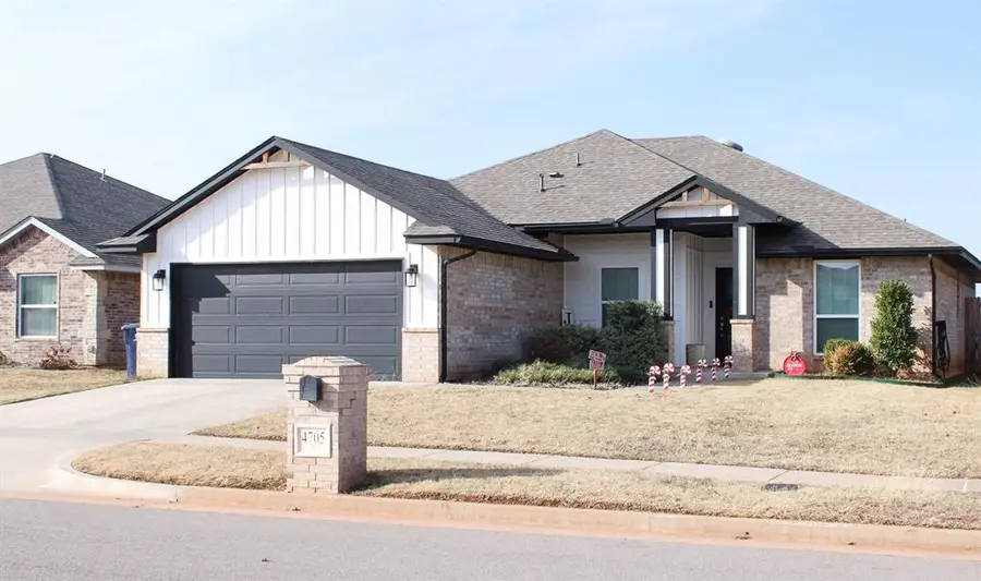 4705 Apatite Bluff Drive, Oklahoma City, OK 73179 - Image #3