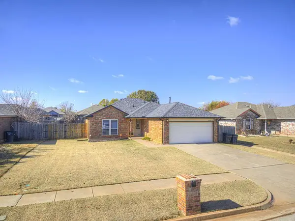 1913 New Haven Court, Moore, OK 73160